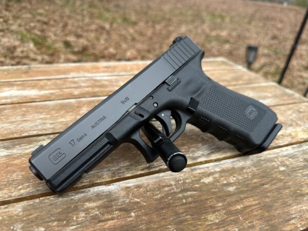 Glock 17 Gen4 9MM Night Sights - Image 2