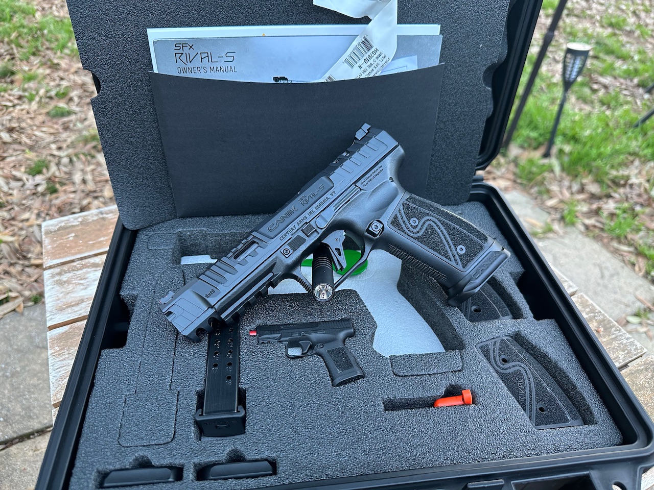 Canik SFX Rival-S Darkside 9MM